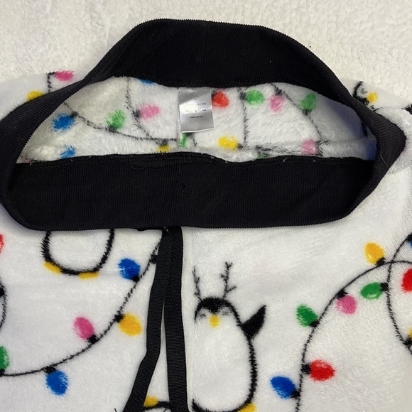 Soft and Fluffy Penguin Pj’s | Medium | Stranger Things vibes - Picture 4 of 8